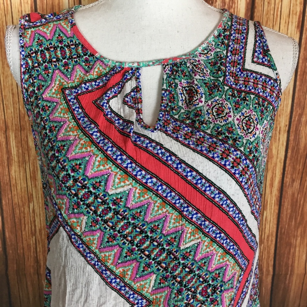 Renee C. LG Boho Keyhole Aztec Sleeveless Blouse - Picture 3 of 7